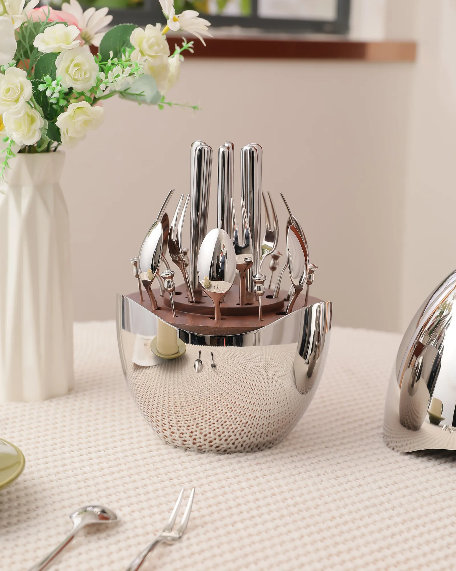 Sculptural vase